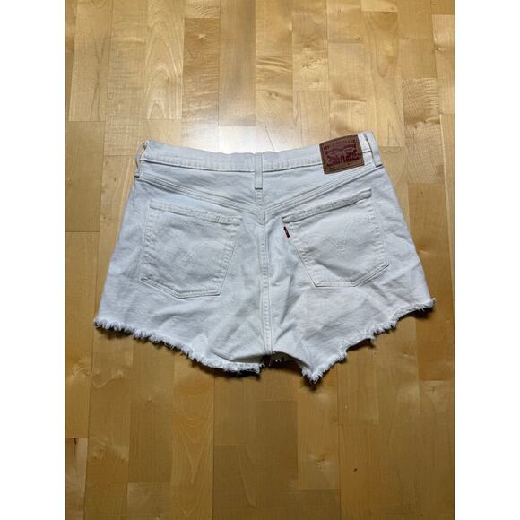 Levi's white denim shorts size 31 - Picture 4 of 5